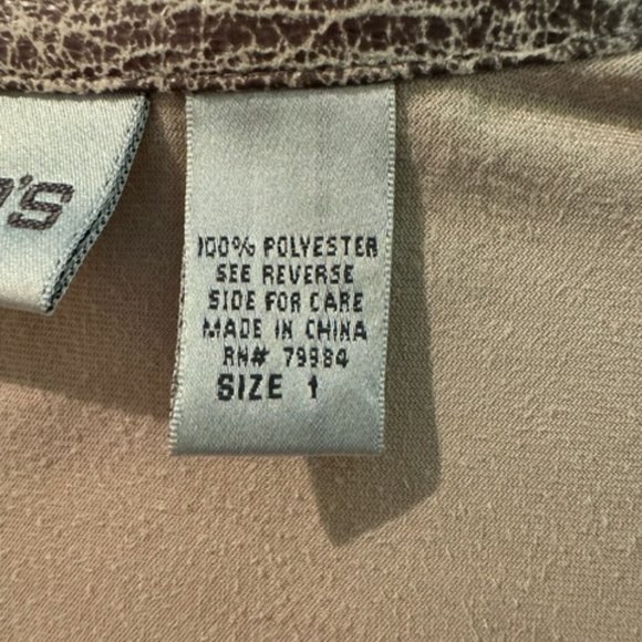 Chico's Size 1. Button down shirt/light jacket with collar. - Picture 3 of 10